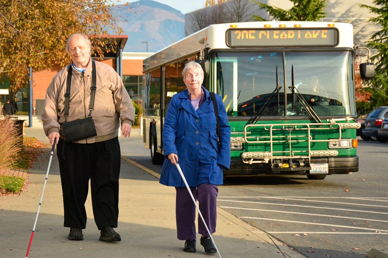 Blind_couple_by_coach_photos_Nov19-61